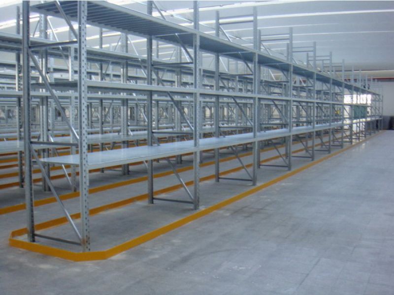 POLICE ZA RUČNO PAKOVANJE ROBE 12