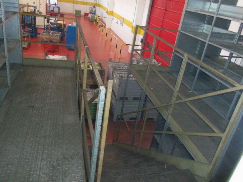 POLICE ZA RUČNO PAKOVANJE ROBE 5